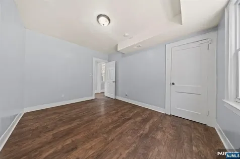 134 Dewey Street Newark NJ 07112
