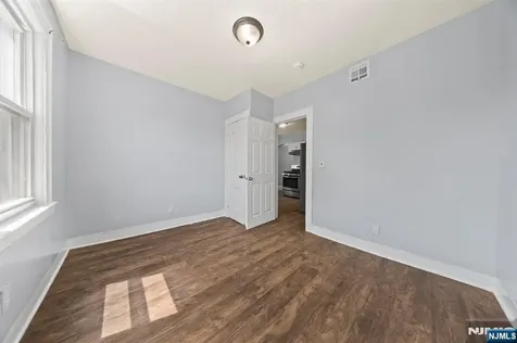 134 Dewey Street Newark NJ 07112