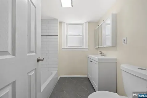 134 Dewey Street Newark NJ 07112