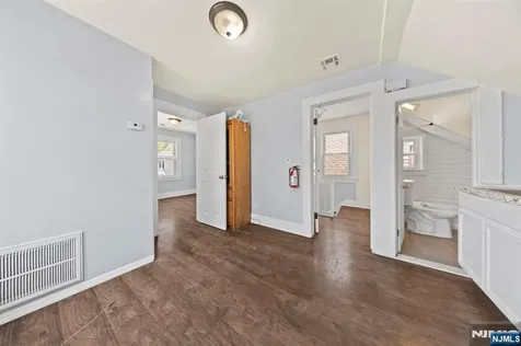 134 Dewey Street Newark NJ 07112