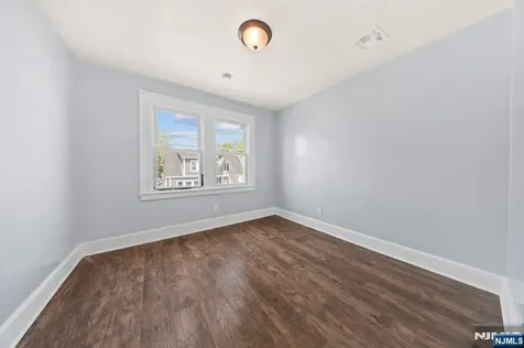 134 Dewey Street Newark NJ 07112