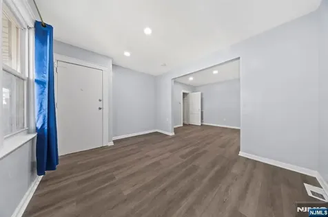 134 Dewey Street Newark NJ 07112