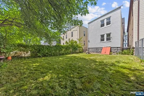 134 Dewey Street Newark NJ 07112