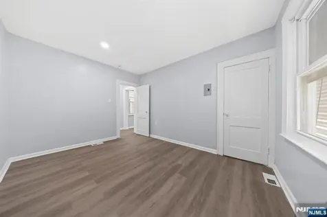 134 Dewey Street Newark NJ 07112