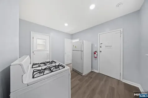 134 Dewey Street Newark NJ 07112