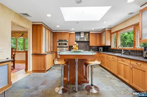 741 Natures Way Franklin Lakes NJ 07417