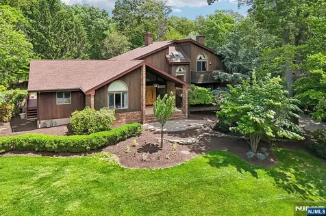 741 Natures Way Franklin Lakes NJ 07417