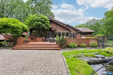 741 Natures Way Franklin Lakes NJ 07417