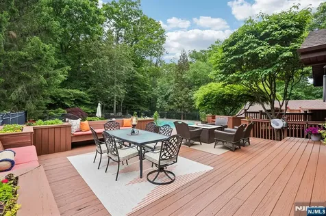 741 Natures Way Franklin Lakes NJ 07417