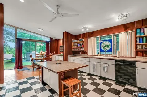 2009 Glen Avenue Twp Of Washington NJ 07676