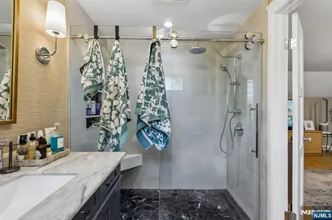 412 Fenlon Boulevard Clifton NJ 07014