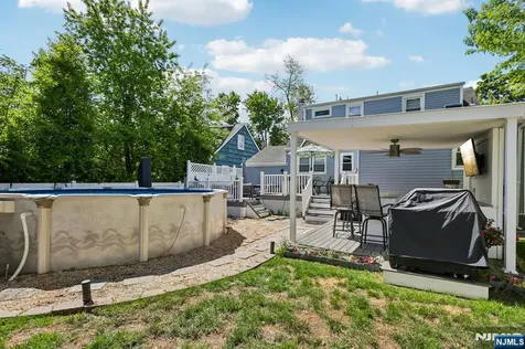 412 Fenlon Boulevard Clifton NJ 07014