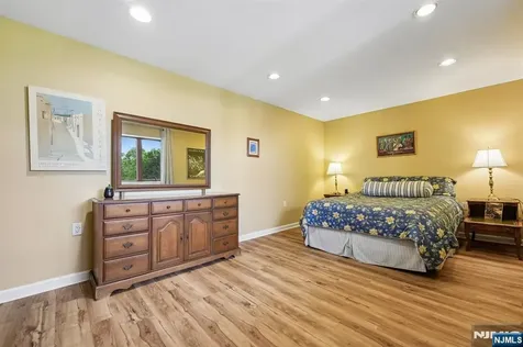 61 Howell Drive West Orange NJ 07052
