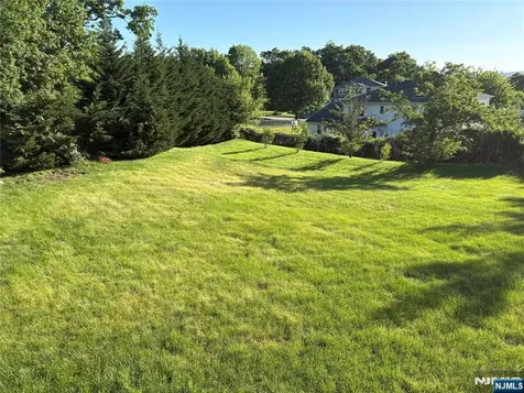 61 Howell Drive West Orange NJ 07052