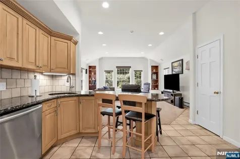 35 Old Orchard Court Cedar Grove NJ 07009