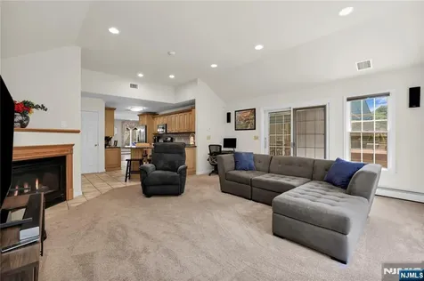 35 Old Orchard Court Cedar Grove NJ 07009
