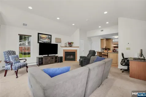 35 Old Orchard Court Cedar Grove NJ 07009