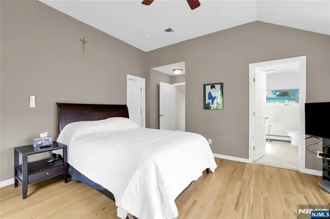35 Old Orchard Court Cedar Grove NJ 07009