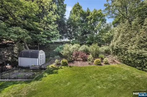 35 Old Orchard Court Cedar Grove NJ 07009