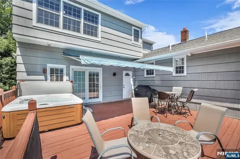 35 Old Orchard Court Cedar Grove NJ 07009