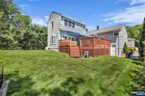 35 Old Orchard Court Cedar Grove NJ 07009