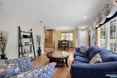 35 Old Orchard Court Cedar Grove NJ 07009
