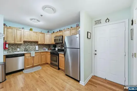 19 Market Paterson NJ 07501