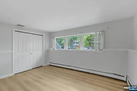 98 Vassar Drive Paramus NJ 07652