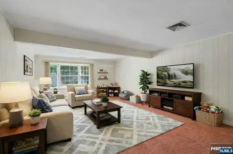98 Vassar Drive Paramus NJ 07652