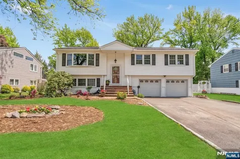 98 Vassar Drive Paramus NJ 07652
