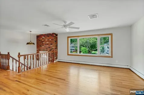 98 Vassar Drive Paramus NJ 07652