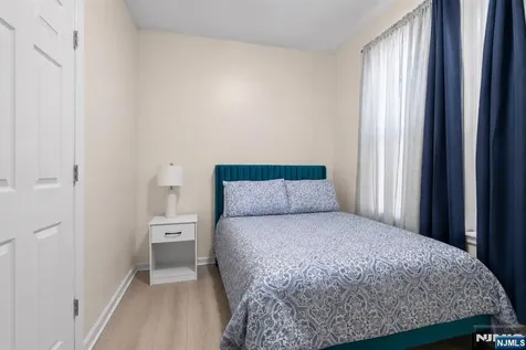 72 Seymour Avenue Newark NJ 07108