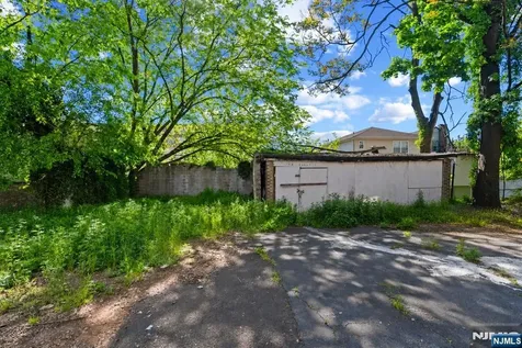 72 Seymour Avenue Newark NJ 07108