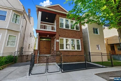 72 Seymour Avenue Newark NJ 07108