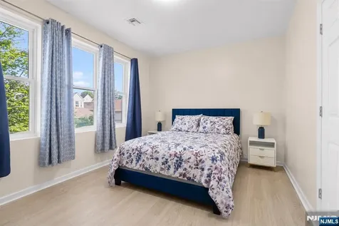 72 Seymour Avenue Newark NJ 07108