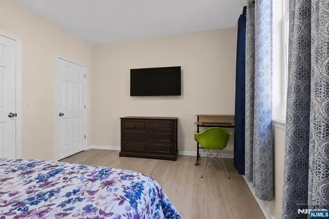 72 Seymour Avenue Newark NJ 07108