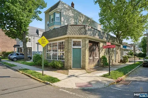 70 Llewellyn Avenue Bloomfield NJ 07003