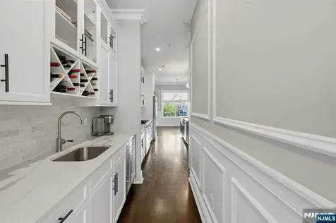 202 Brandon Court Montvale NJ 07645