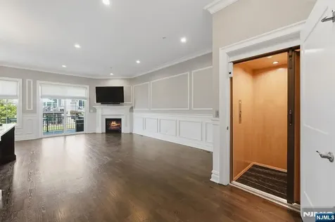 202 Brandon Court Montvale NJ 07645