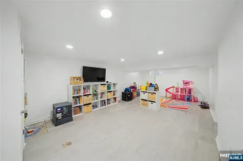 2254 Halsey Street Union NJ 07083