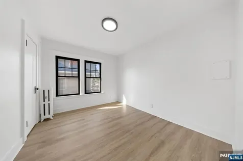 11 W Gouverneur Avenue Rutherford NJ 07070