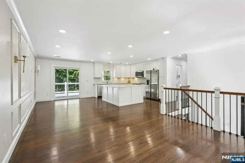 34 Oklahoma Trail Hopatcong NJ 07843