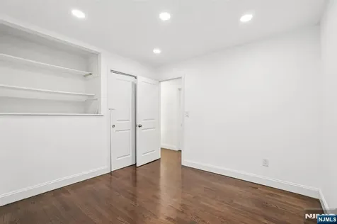 34 Oklahoma Trail Hopatcong NJ 07843
