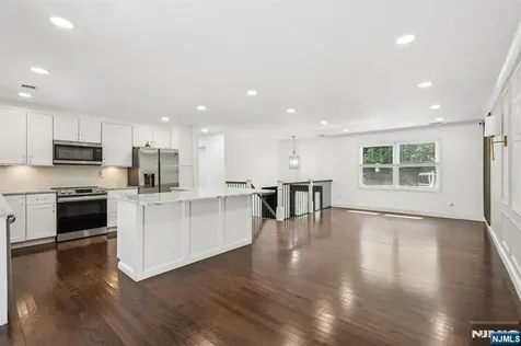 34 Oklahoma Trail Hopatcong NJ 07843