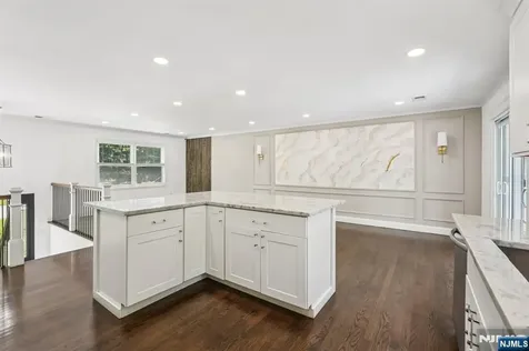 34 Oklahoma Trail Hopatcong NJ 07843