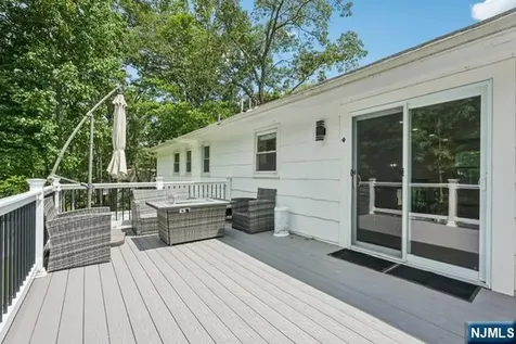 34 Oklahoma Trail Hopatcong NJ 07843