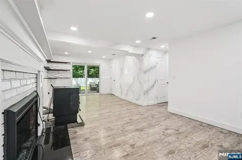 34 Oklahoma Trail Hopatcong NJ 07843