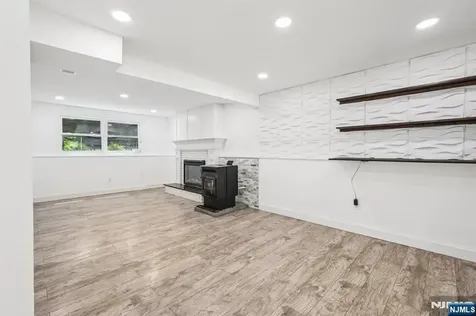 34 Oklahoma Trail Hopatcong NJ 07843
