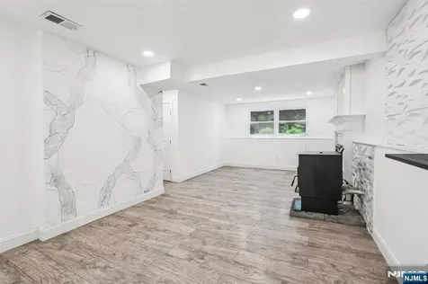 34 Oklahoma Trail Hopatcong NJ 07843