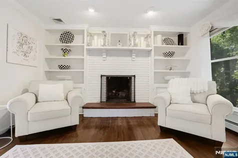 6 Kristen Court Wayne NJ 07470